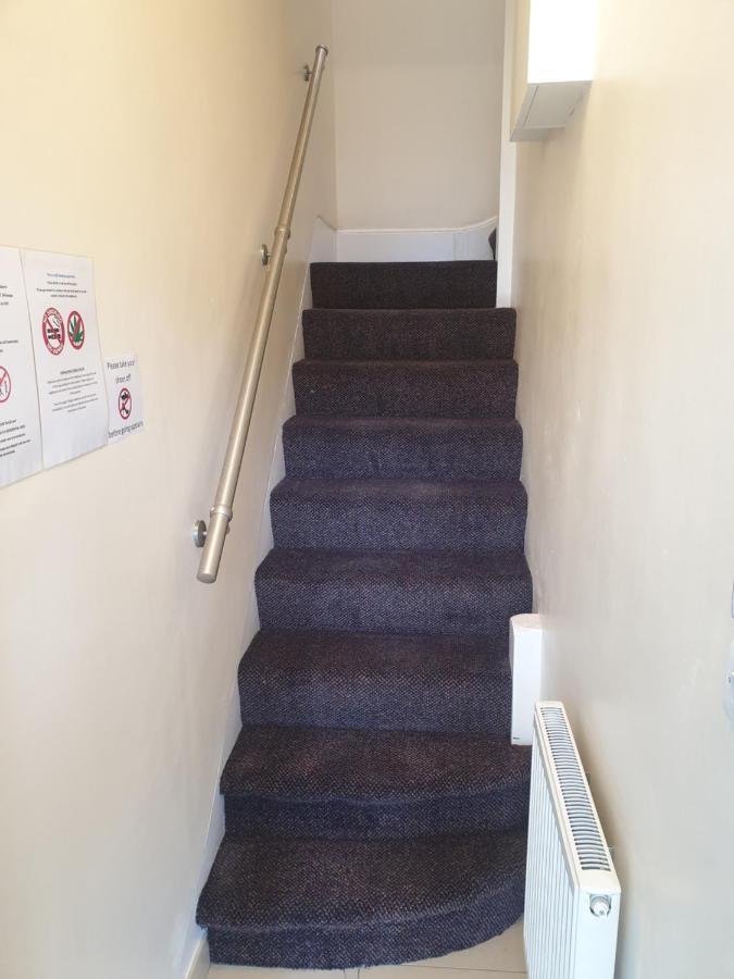 London Luxury Spacious 2 Bedroom Apartment 4 Mins From Ilford Stn. Free Parking Exterior foto