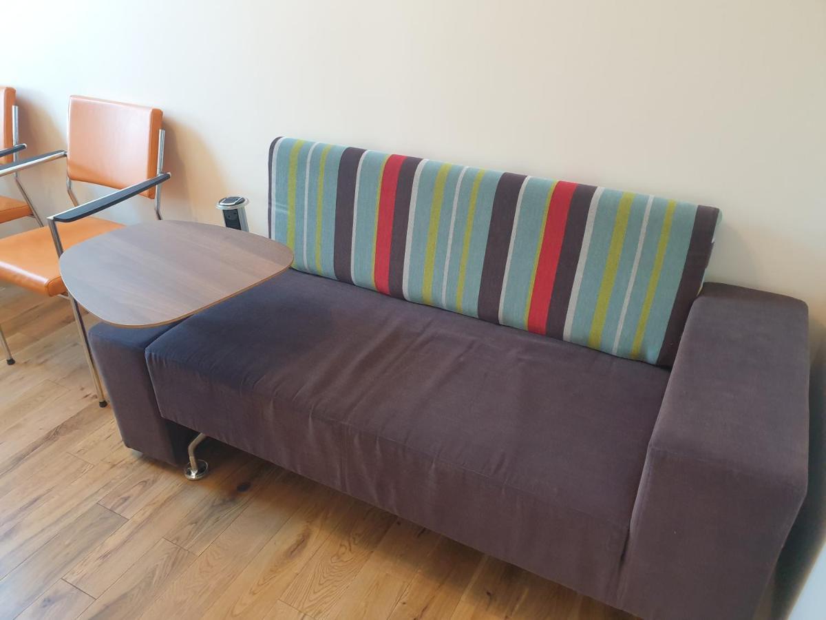 London Luxury Spacious 2 Bedroom Apartment 4 Mins From Ilford Stn. Free Parking Exterior foto